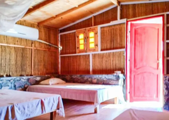 Sahara Camp 3*